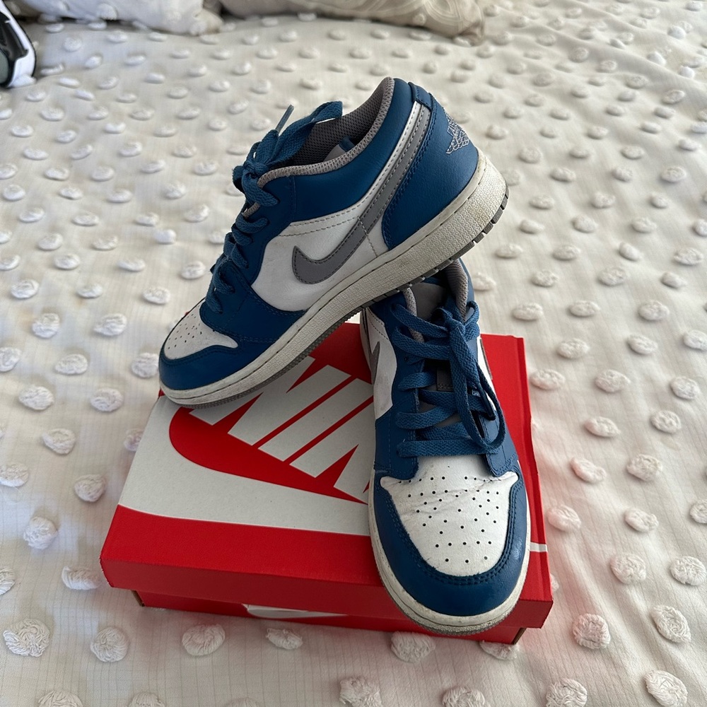 Air Jordan Nike size 4.5
